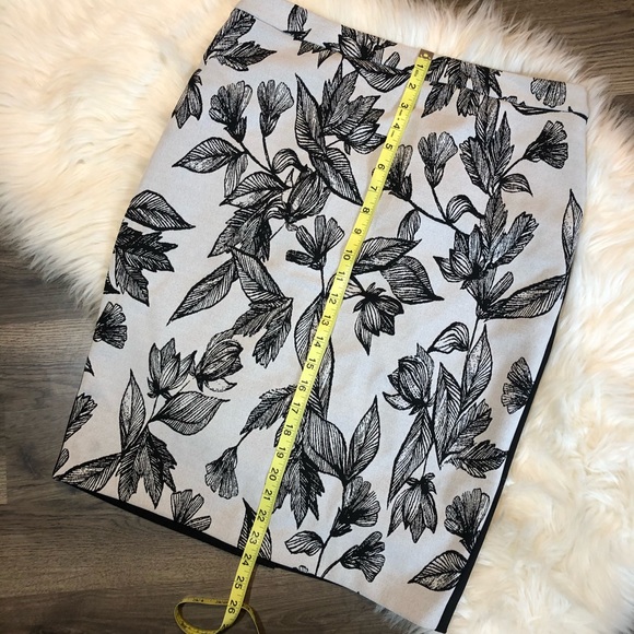 Calvin Klein skirt - Picture 2 of 6